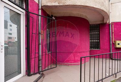 Spațiu comercial, de 70 mp, în Central - 3