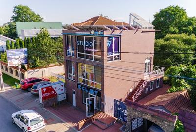 CLADIRE COMERCIALA CU SPATII OPEN SPACE - 1