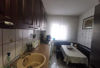 Apartament 3 camere la strada zona Bucovina - 8
