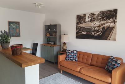 Apartament cu 2 camere semidecomandat, mobilat în Tractorul - 6
