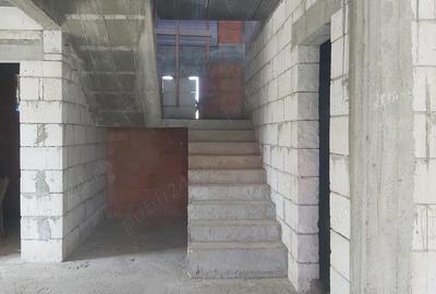 Casă cu Teren 680 Mp în Cătămărești - 2