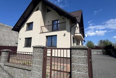 Casa individuala cu 5 camere, 450mp teren, Satu Mare