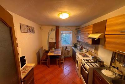 Apartament 4 camere de vanzare Calea Moldovei - 1