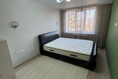 Apartament cu 3 camere decomandat în Florilor - 1