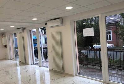 Spațiu comercial, de 53 mp, în Central - 4
