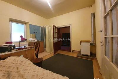 Casă cu 6 camere cu Teren 606 Mp în Central - 11