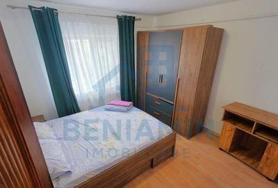 Apartament cu 3 camere decomandat în Brazda lui Novac