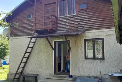 Casa Breaza central cu un mare cire? alb pentru dulcea?a! - 8