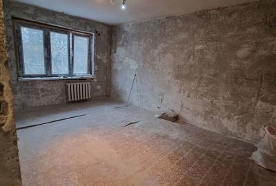 Apartament cu 3 camere decomandat în Berceni - 2