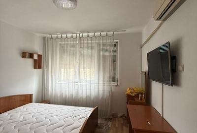 Apartament cu 3 camere semidecomandat în Central - 2
