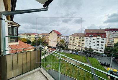 Apartament cu 3 camere decomandat în Valea Aurie - 3