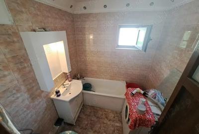 Apartament-4-camere-DECOMANDAT-PIATA-RESITA-MOLDOVENI - 8