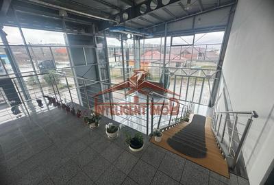 Spațiu comercial, de 2,379 mp, în Central - 4