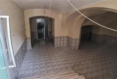 Spațiu comercial, de 100 mp, în Central - 15