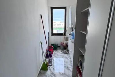Apartament cu 5 camere decomandat în Km 4 - 11
