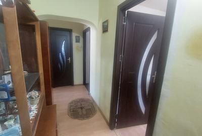 Apartament 2 camere decomandat, Craiovita ,56 mp, etajul 4 - 8