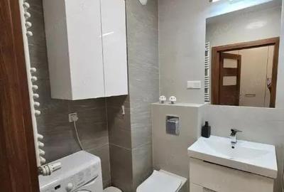 Apartament cu 2 camere semidecomandat în Berceni