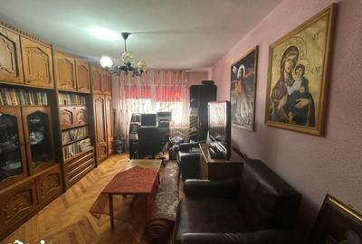 Apartament cu 2 camere decomandat în Decebal