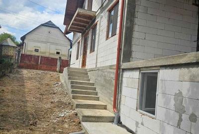 Casă cu 4 camere în Exterior Vest - 2