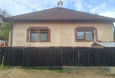 De vanzare: casa 3 camere + teren 471 mp, Sacele - 1