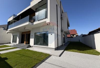 Casă cu 8 camere cu Teren 700 Mp în Faleza Nord - 17