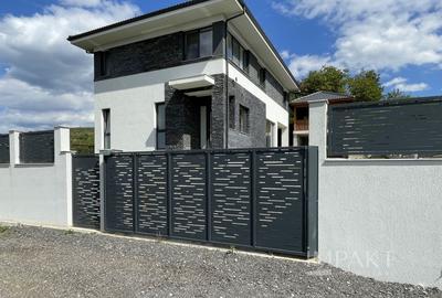 Casă individuală cu 5 camere cu Canalizare în Chinteni