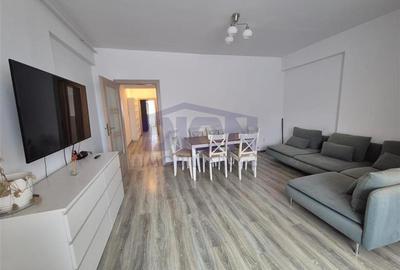 Apartament cu 3 camere decomandat în Central