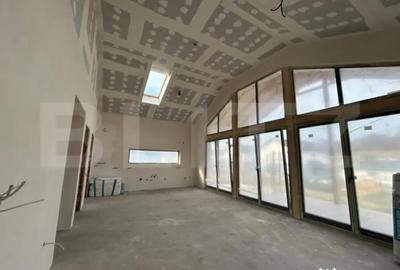 Casă cu 4 camere cu Teren 700 Mp în Livezeni