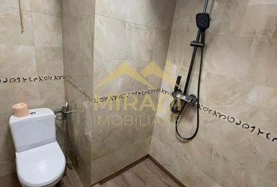 Apartament cu 3 camere decomandat în Romană