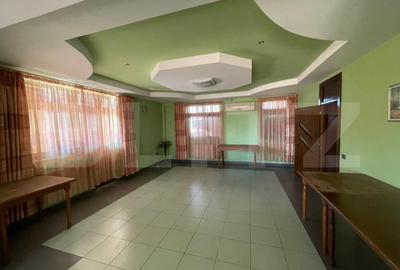 Spațiu comercial, de 618 mp, în Central - 4