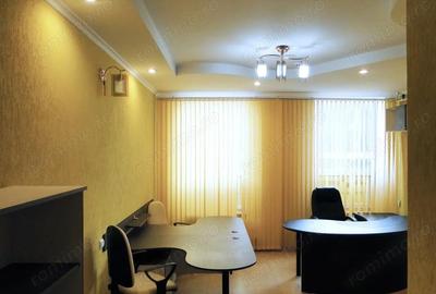 Spațiu comercial, de 25 mp, în Vitan