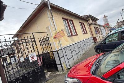 Casă cu 3 camere cu Teren 350 Mp în Central - 2