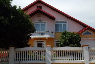 Casă individuală cu 7 camere cu Teren 1551 Mp în Brazi - 2