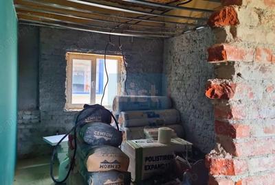 Apartament cu 3 camere decomandat în Lipovei