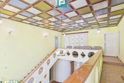 Casă cu 10 camere cu Teren 503 Mp în Central - 9
