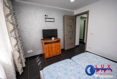 Apartament cu 3 camere decomandat în C5 - 2