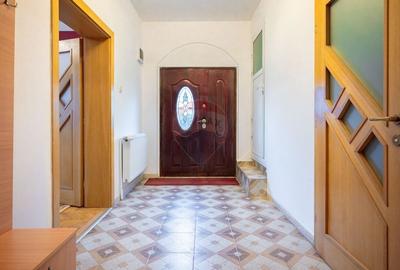 De inchiriat apartament 3 camere la casa, zona Florilor cu parcare - 11