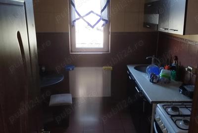 Apartament 2 camere + curte cu o construc?ie de Bca - 4