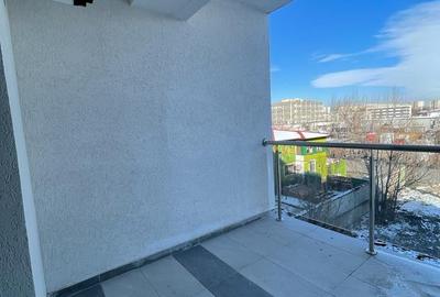 Garsonieră decomandată, etaj 2, bloc nou, M. Apărătorii Patriei - 5