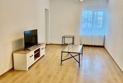 Apartament cu 4 camere semidecomandat, mobilat în 13 Septembrie