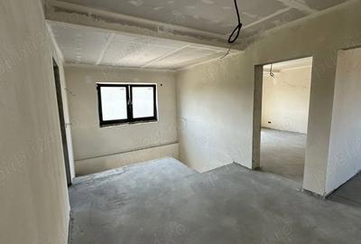 Casă cu 5 camere cu Teren 500 Mp în Rogerius - 8