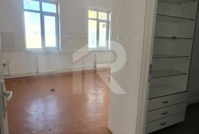 Casă individuală cu 9 camere cu Canalizare în Iancului - 19