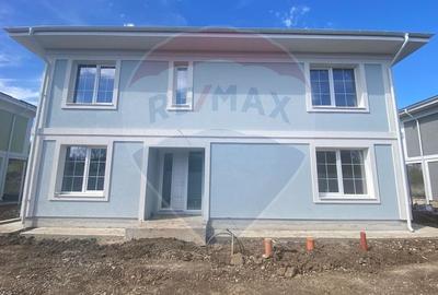 Casă individuală cu 4 camere în Nord