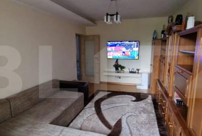 Apartament cu 3 camere decomandat în Micro 1 - 7