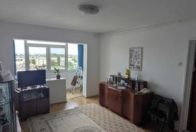 Apartament cu 2 camere decomandat în CET