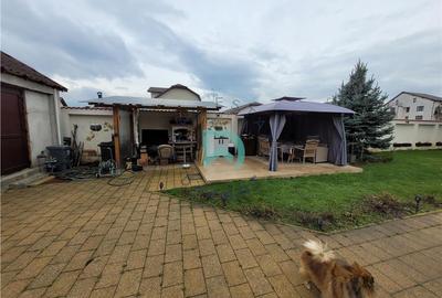 Casă individuală cu 6 camere cu Garaj în Tractorul - 19