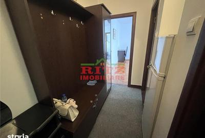Apartament cu 3 camere semidecomandat în Central - 4
