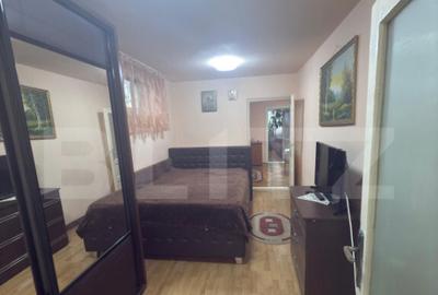 Casa de vanzare 5 camere + dependente - 10