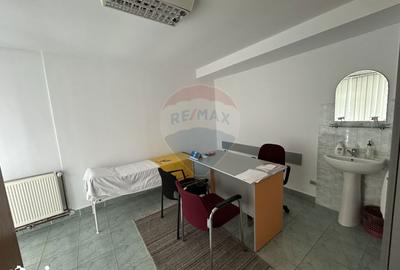 Spațiu comercial, de 70 mp, în Central - 7