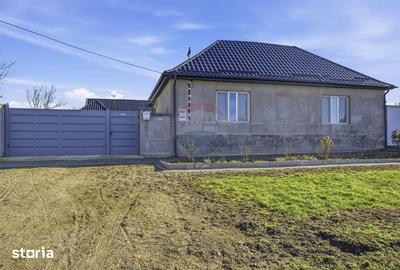 Casă cu 3 camere cu Teren 1439 Mp în Secusigiu - 2